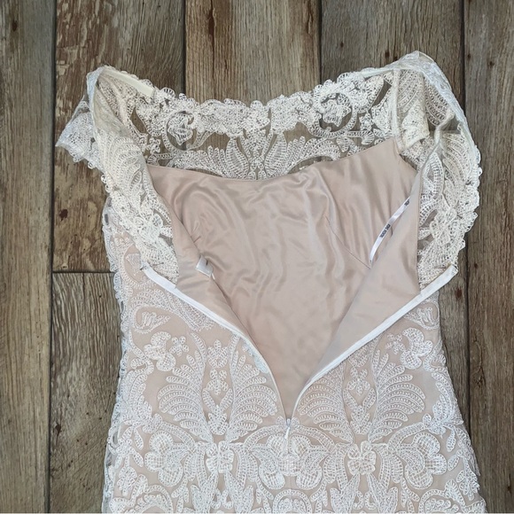 𝗠𝗜𝗗-𝗟𝗘𝗡𝗚𝗧𝗛 𝗟𝗔𝗖𝗘 𝗗𝗥𝗘𝗦𝗦 - Picture 5 of 10